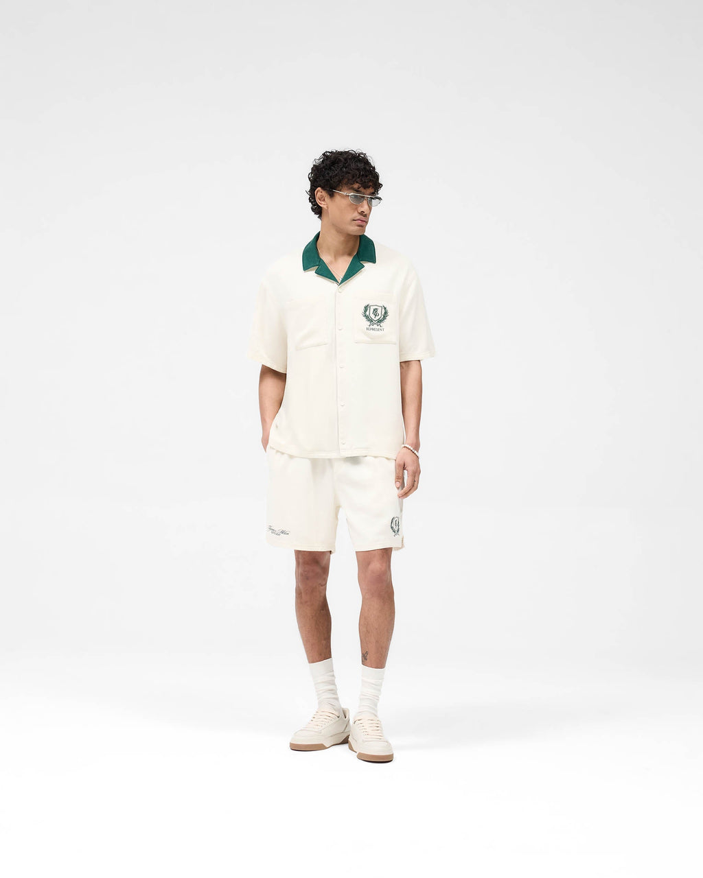 Represent Crest Short - Antique White
