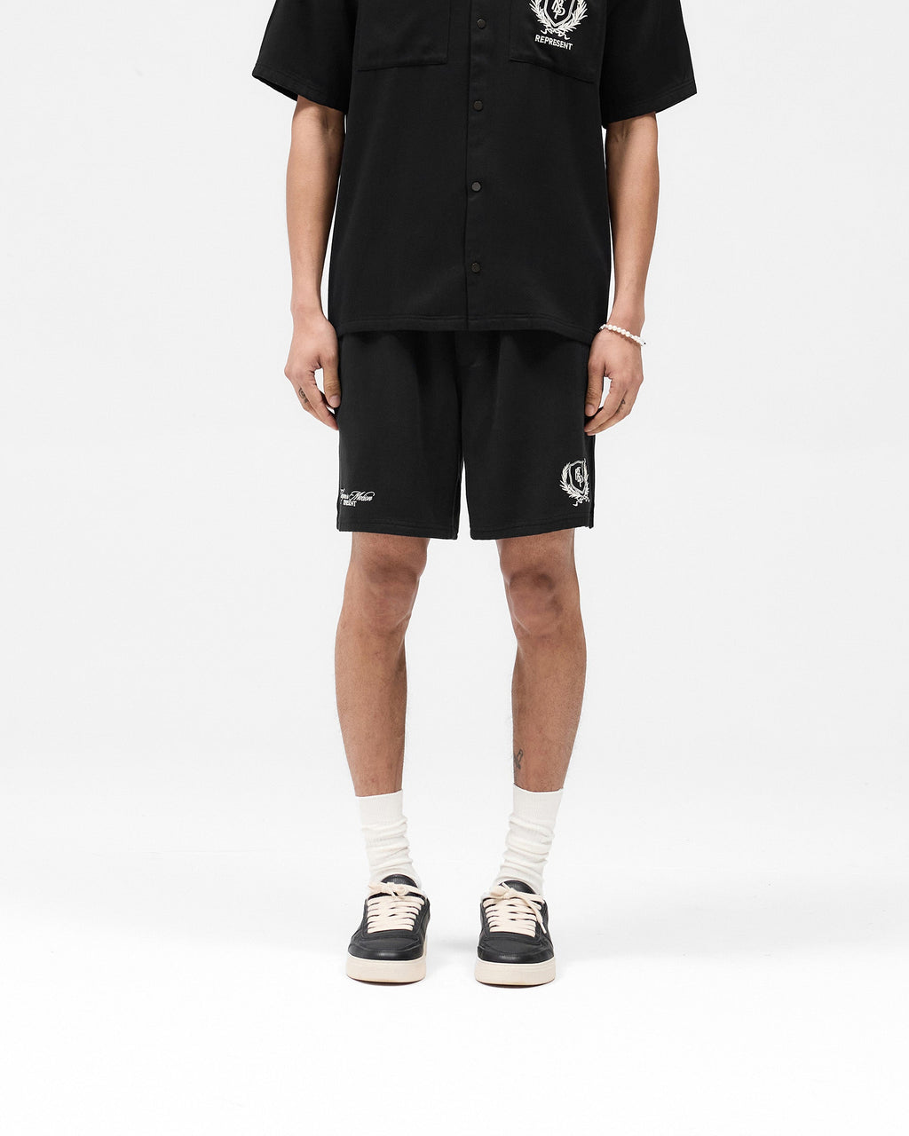 Represent Crest Short - Jet Black